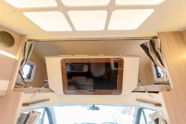 中天新季风c型后拓展车头宽阔大气驾驶舱车载多重生活配套措施