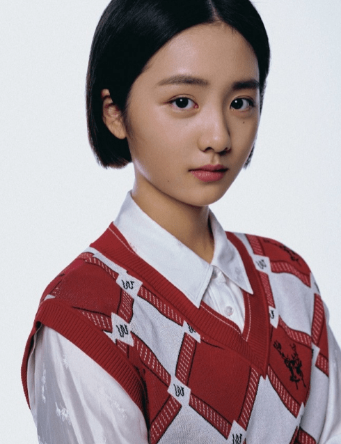 怎样拍照显得成熟 1ae5b0bf49de4818b38c9ba6ac2a2542.png