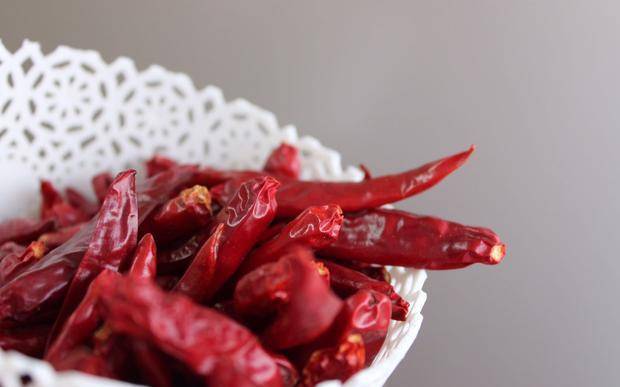 怎么晒干辣椒不变颜色 0fa3781737d04752bee64aeff27faedf.jpeg