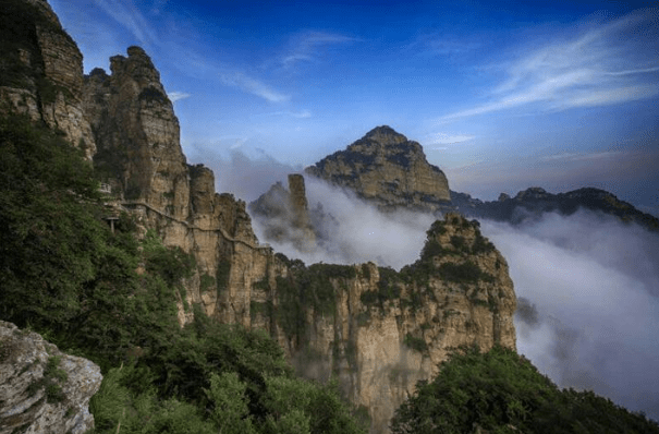 中国最美“天空之路”，不在茶卡盐湖，竟然在首都南大门的山里