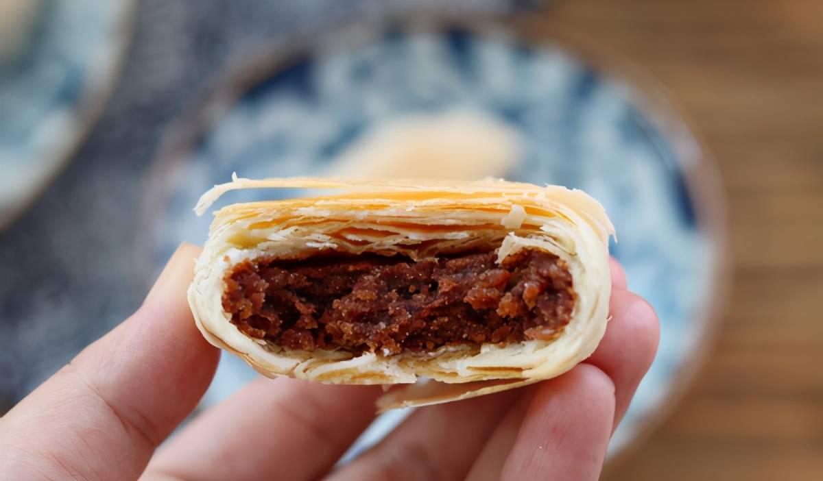 原創香味撲鼻,酥到掉渣的酥皮豆沙餅,小時候的味道,怎麼也吃不夠