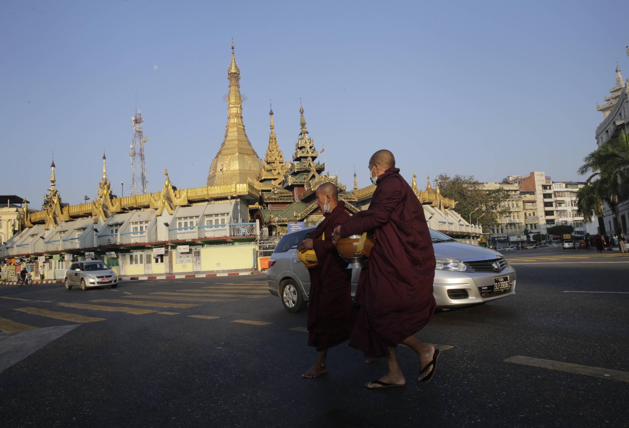 缅甸政局突变仰光市政大厅外已部署士兵