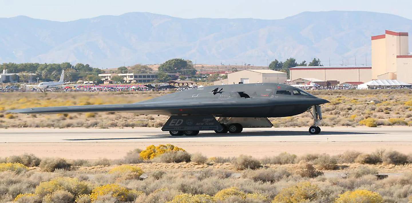 原创美国b2轰炸机为何领先全球几十年最关键的一点我们就比不上