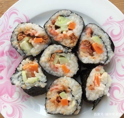 寿司的做法教程简单好看 e271010f8b8a4e61a5ff5b464ac3a640.jpeg