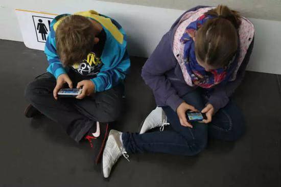 原创玩游戏就是网瘾少年？青春期孩子有网瘾不可怕，关键看父母咋处理