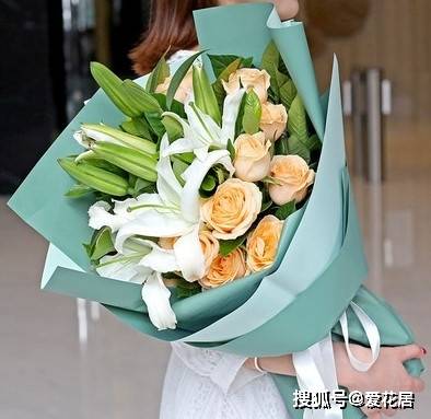 百合花要把花蕊摘掉吗 摘掉花蕊有什么好处呢 花粉