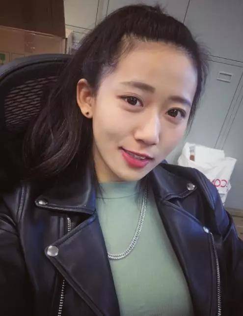 气质出众颜值高,撸铁练就好身材,网友:是我心目中的女神_叶彤