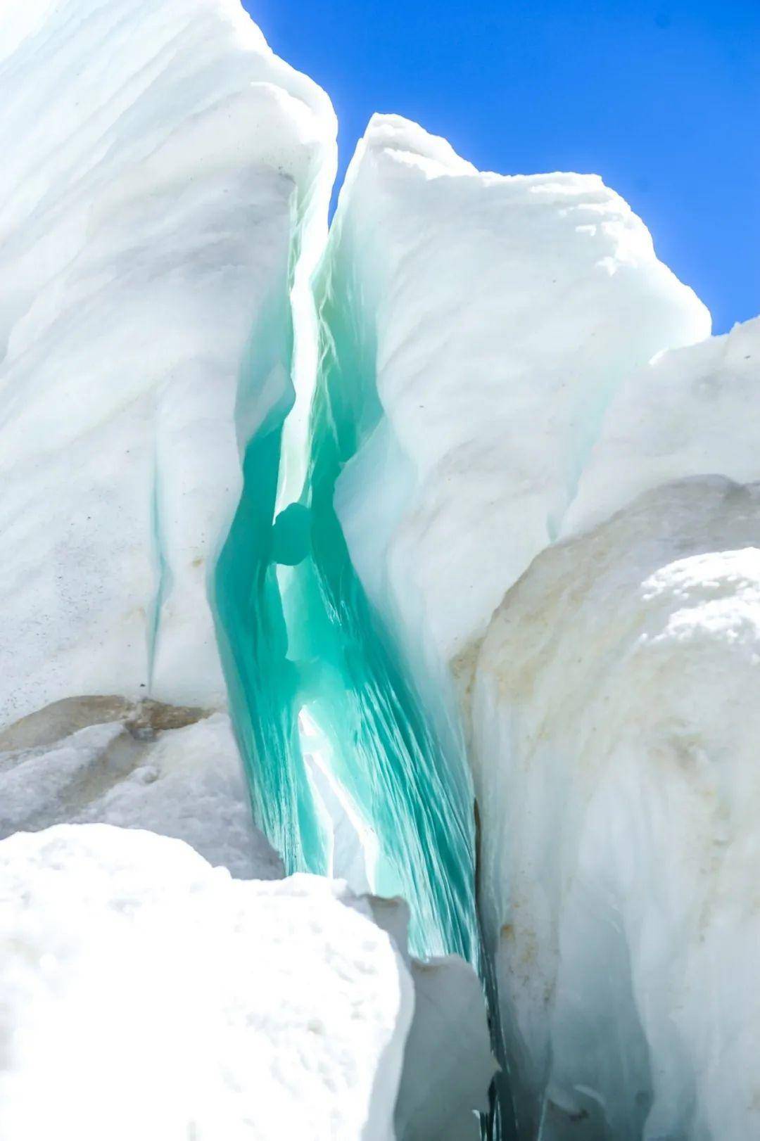 曲登尼玛冰川，一个被遗落在世界尽头的绝美秘境！思鹿旅行推荐