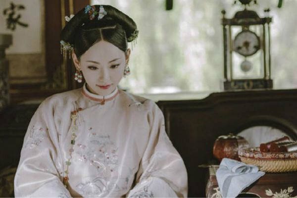 清朝妃子们除了伺候皇上,每天都干些什么呢?别再被电视剧误导了