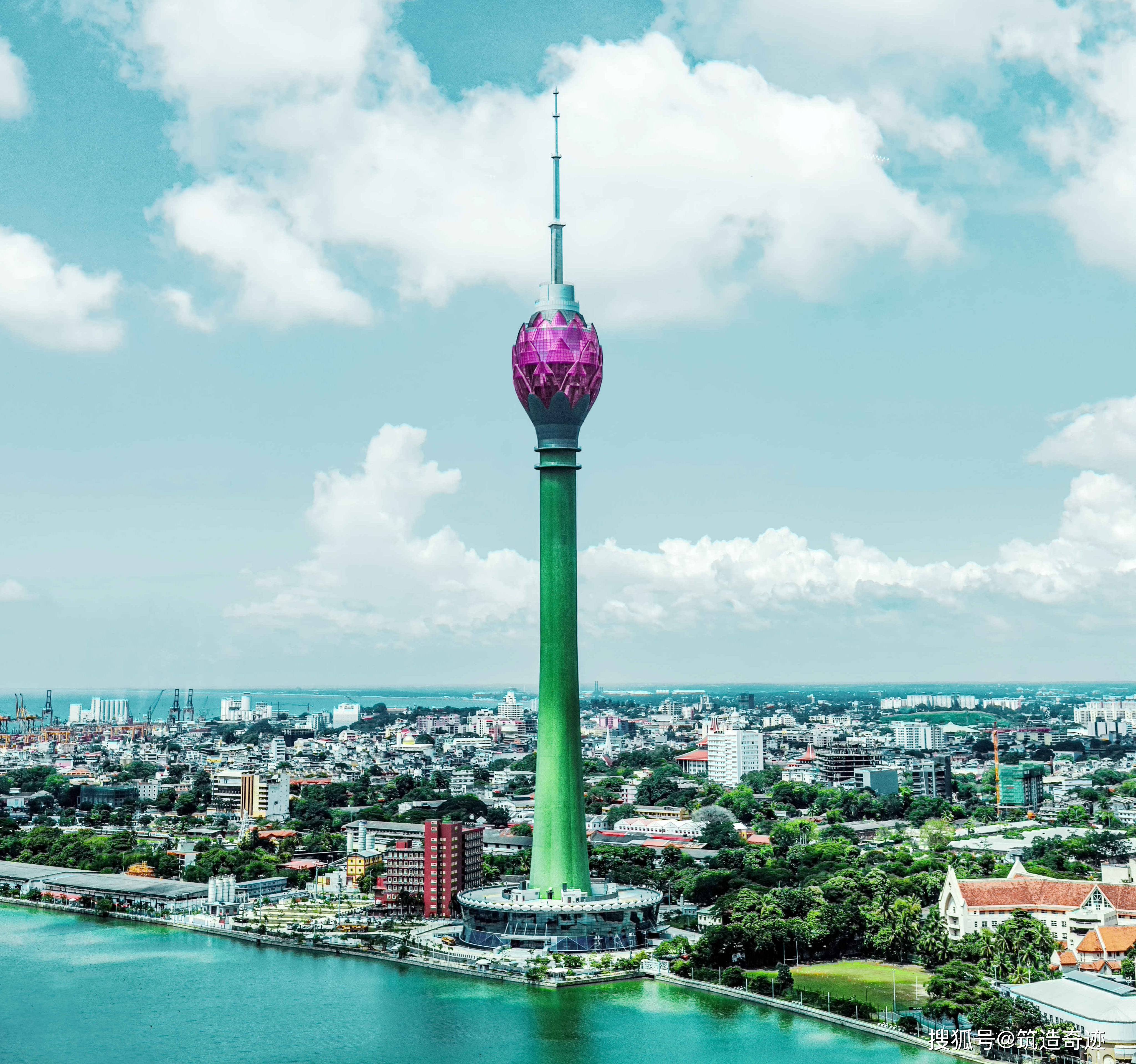 科伦坡电视塔，由我国承建，仿生造型+妖艳配色，是乡土还是前卫？