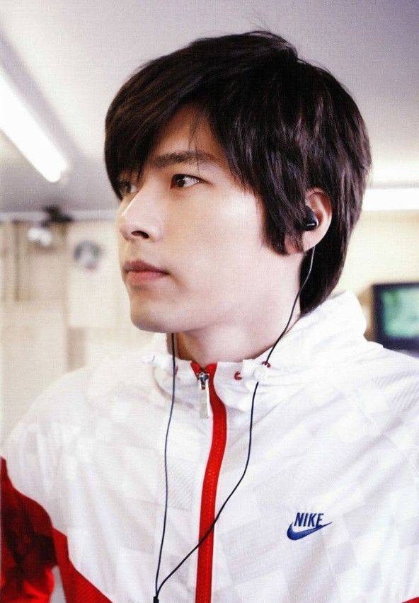 玄彬分享纯情高中初恋史,自称照顾女生型:女友开心最重要