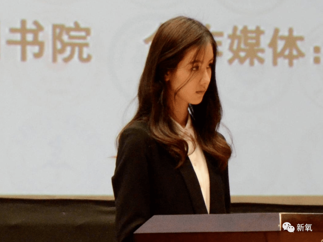 陈都灵20岁大学私照也太美了网友说比如今在娱乐圈的她美十倍