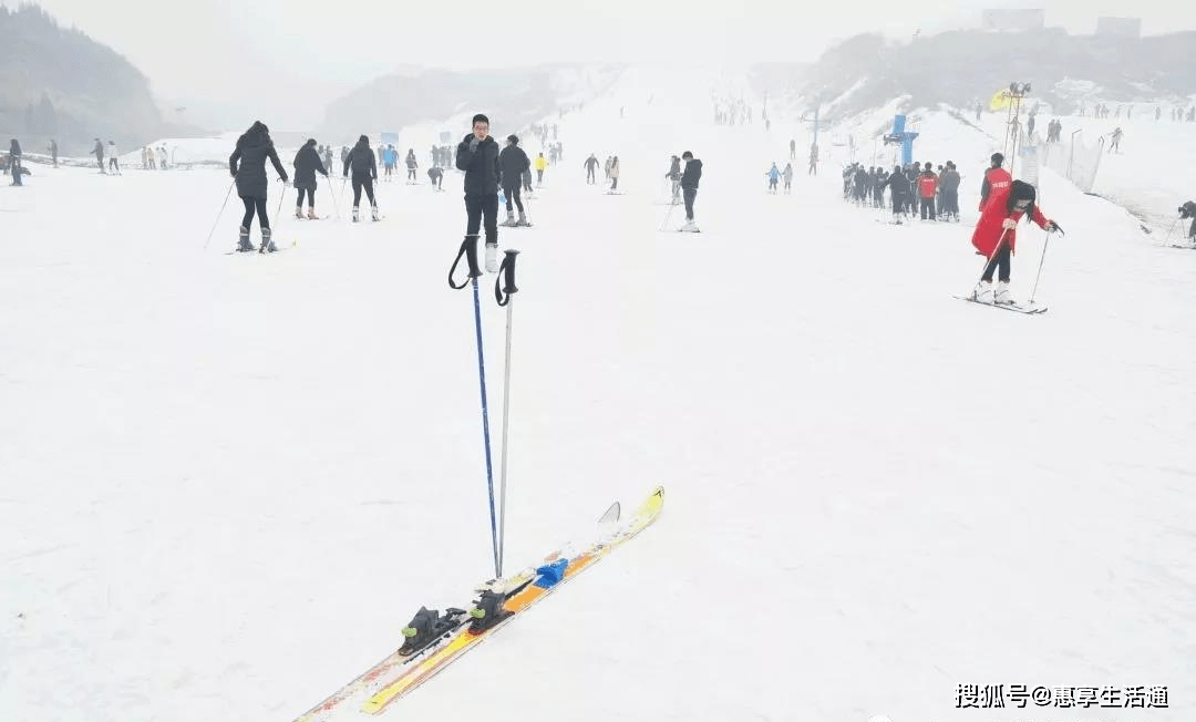 山西五龙滑雪场游玩购票攻略：地址营业时间，游玩项目介绍，嬉雪项目介绍