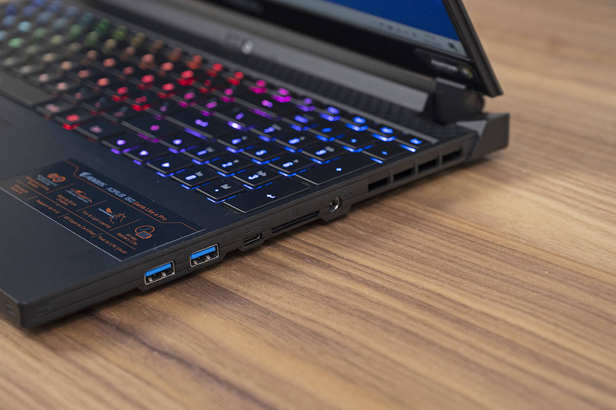游戏|技嘉AORUS 15G游戏本测评，十代酷睿与30系显卡的硬核
