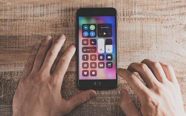 做手机的老板竟然不用自己的手机 ca0954bff7d2493a9991f0cf2d84edbb.jpeg