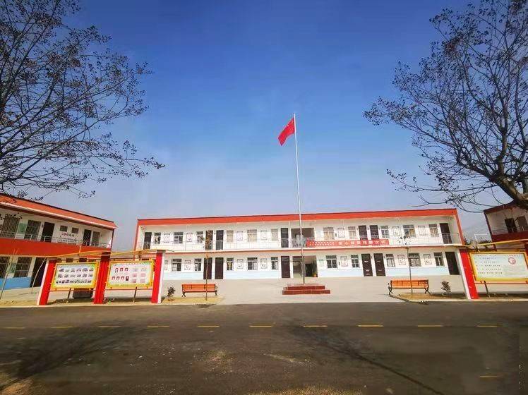 河南省慈善总会秘书长刘高贵到西华县艾岗乡半截楼村开展慰问活动