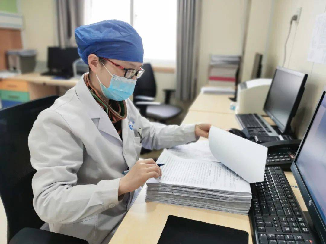 这里的春节最芬芳大年初一值班的开封市眼病医院医护人员