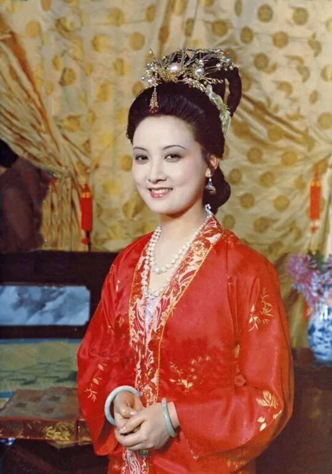 凤姐和周瑞家的应该是同一阵营她为什么要重罚周瑞的儿子