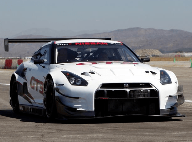 日产zproto实车曝光输出400匹引进国该多香