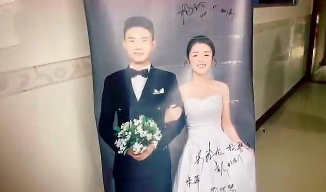 102对新人口罩婚礼_戴口罩的卡通图片(3)