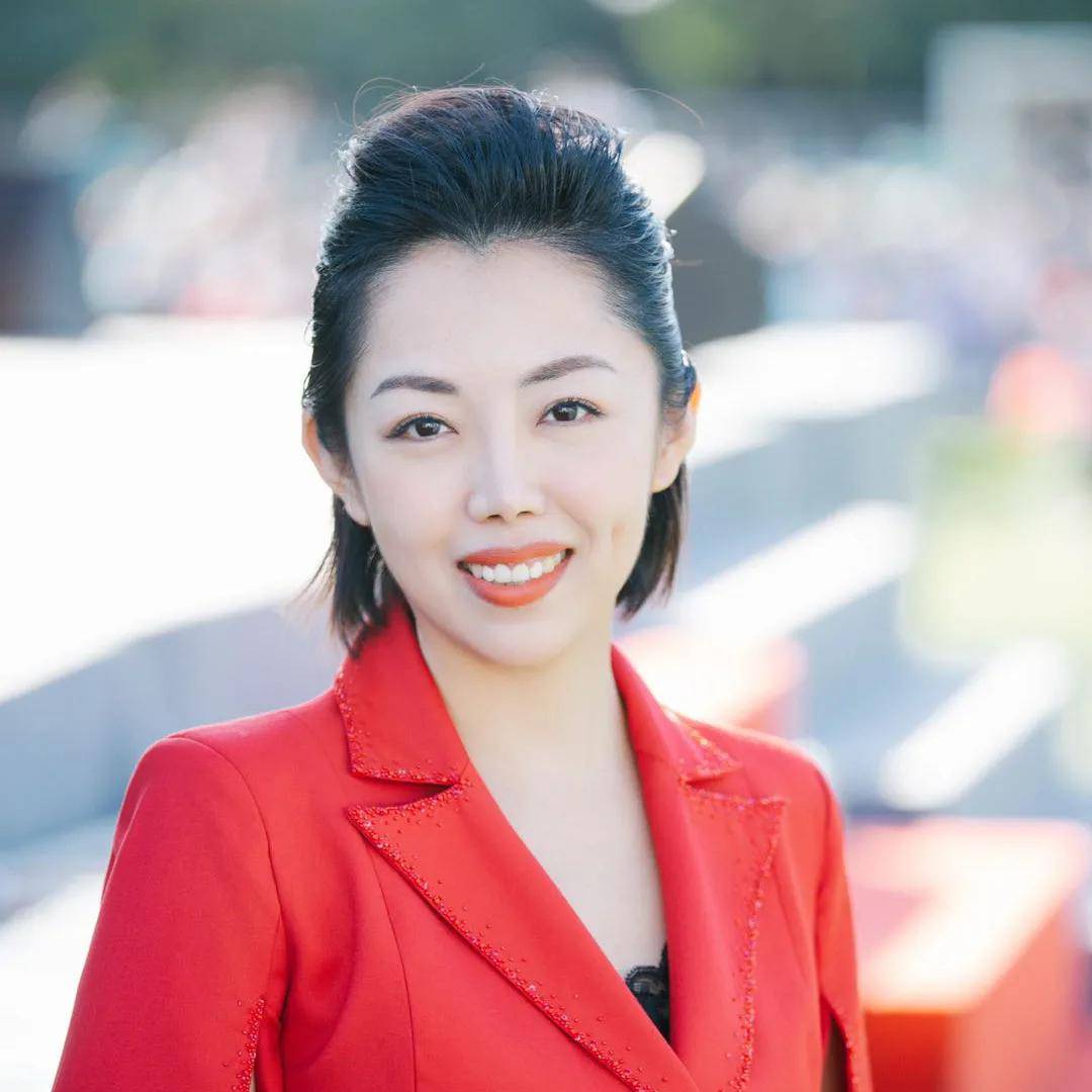 青年歌唱家李菲菲成央视跨年专业户春节元旦好歌唱不停