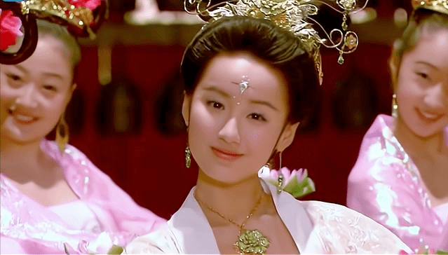 不仅唱跳俱佳还是搞笑达人吕一简直是浪姐2中的宝藏选手