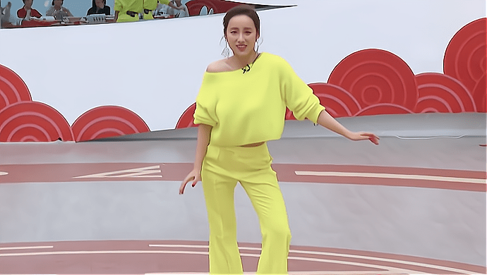 不仅唱跳俱佳还是搞笑达人吕一简直是浪姐2中的宝藏选手