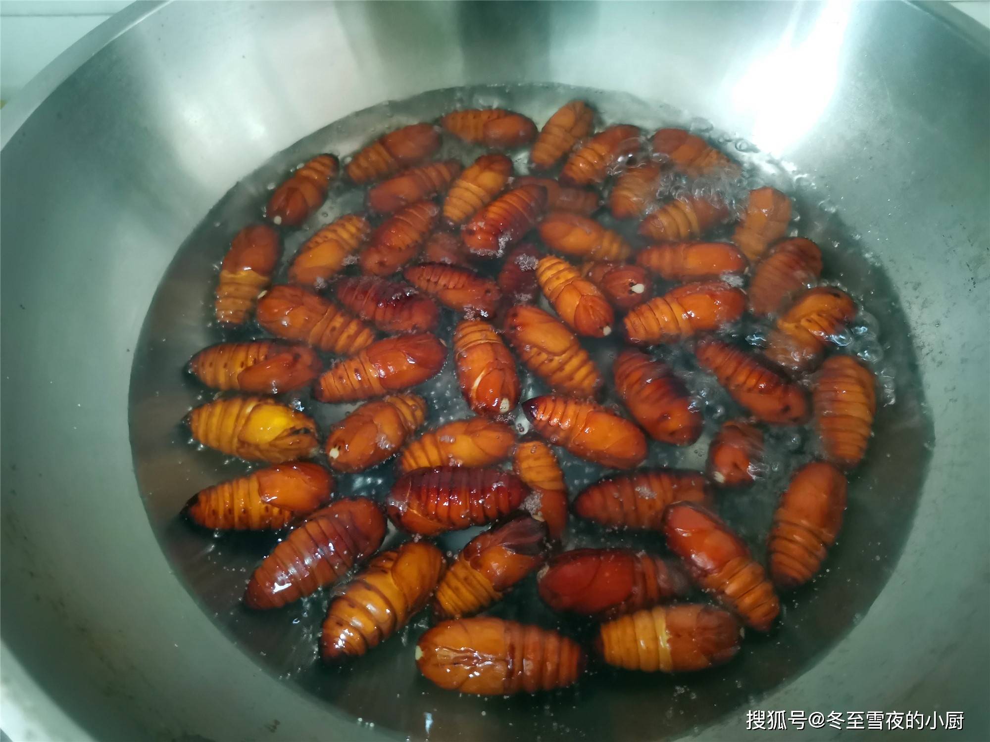 东北过年下酒菜开边蚕蛹家常做法香酥不回软比饭店做的好吃