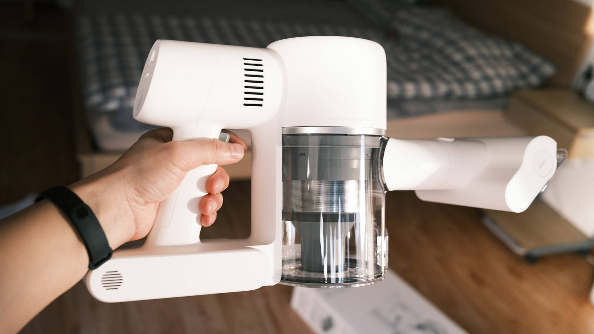 在这之前已经用过好几个追觅的产品了,扫地机,吹风机,用起来感觉都不