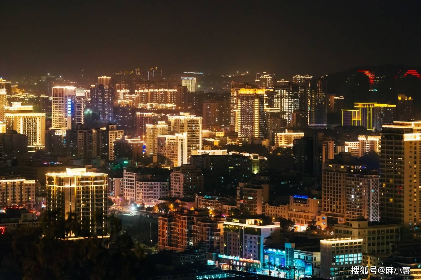 三亚最适合看夜景的地方，满城灯光秀耀眼夺目，知道的人却很少