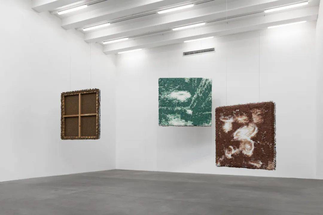 2020年北京麦勒画廊展览现场washing paintings is a series li gang