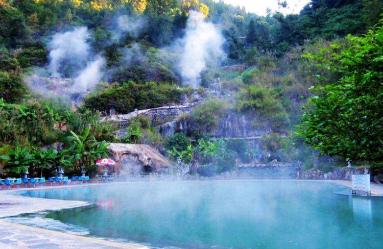 云南最奇特的温泉，比日本也并不差，传说喝了温泉水还能“助孕”