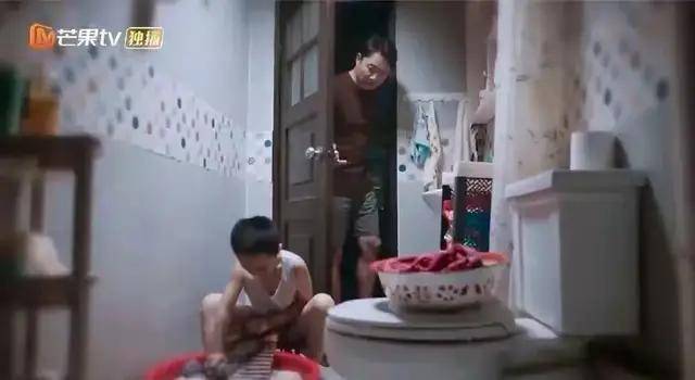 杨幂|杨幂“讨好型人格”引热议:孩子,为什么你总是委屈自己?