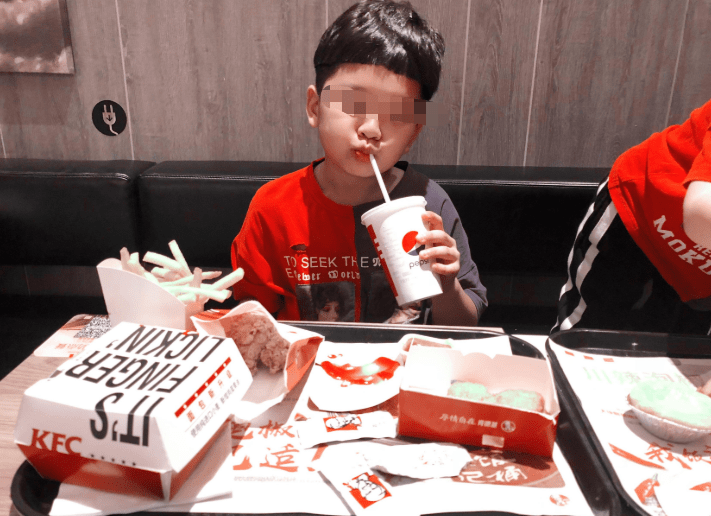 原创儿科医生透露常见3类儿童零食是身高杀手别给孩子吃