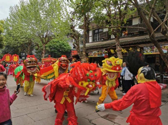 防控、旅游“两手抓” 平乐古镇掀起春节旅游热潮