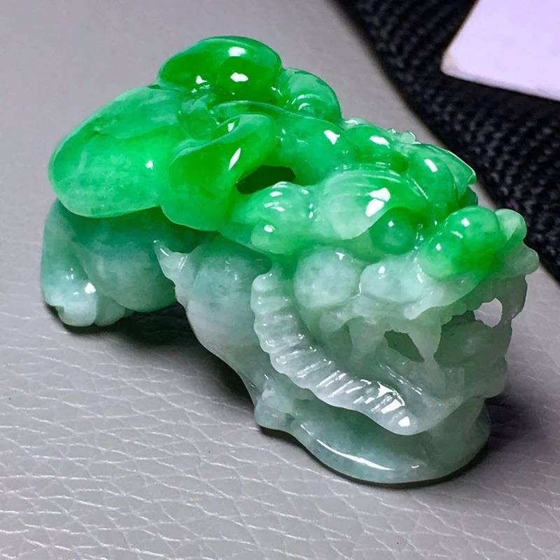 翡翠　貔貅 翡翠貔貅的寓意你都知道多少？_搜狐网