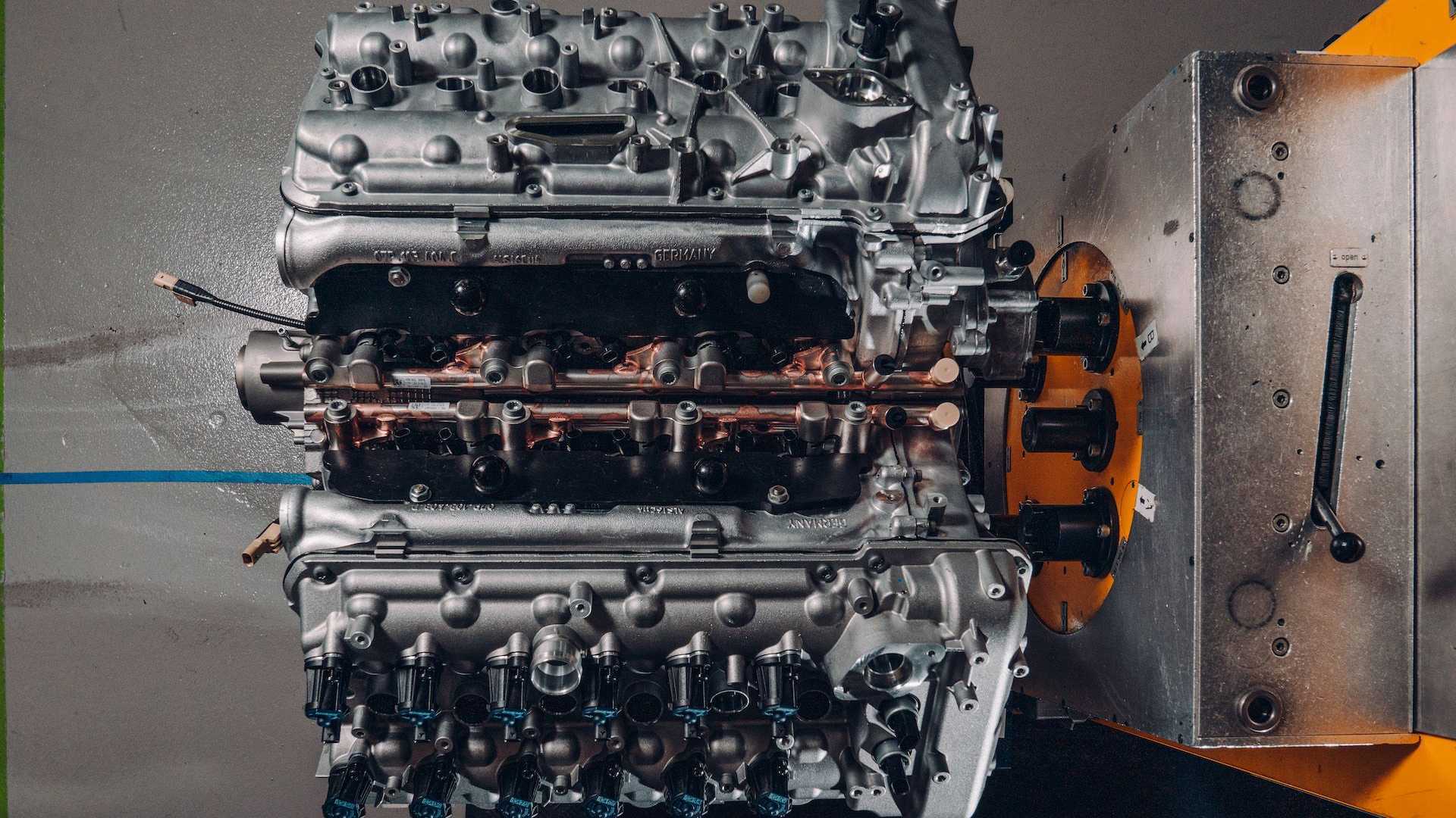 首台宾利bacalar车型w12发动机下线