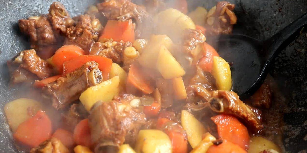 鸡块炖土豆怎么做才最好吃 dc97d32d69c741d792a1233bdc548eb9.jpeg