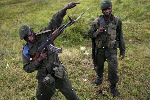 并准备绑架他们,公园护卫队和附近的一支刚果(金)军队作出反应紧急