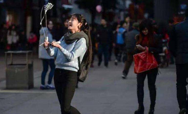 深圳一破旧城中村，万千少女在这工作，三年实现人生目标