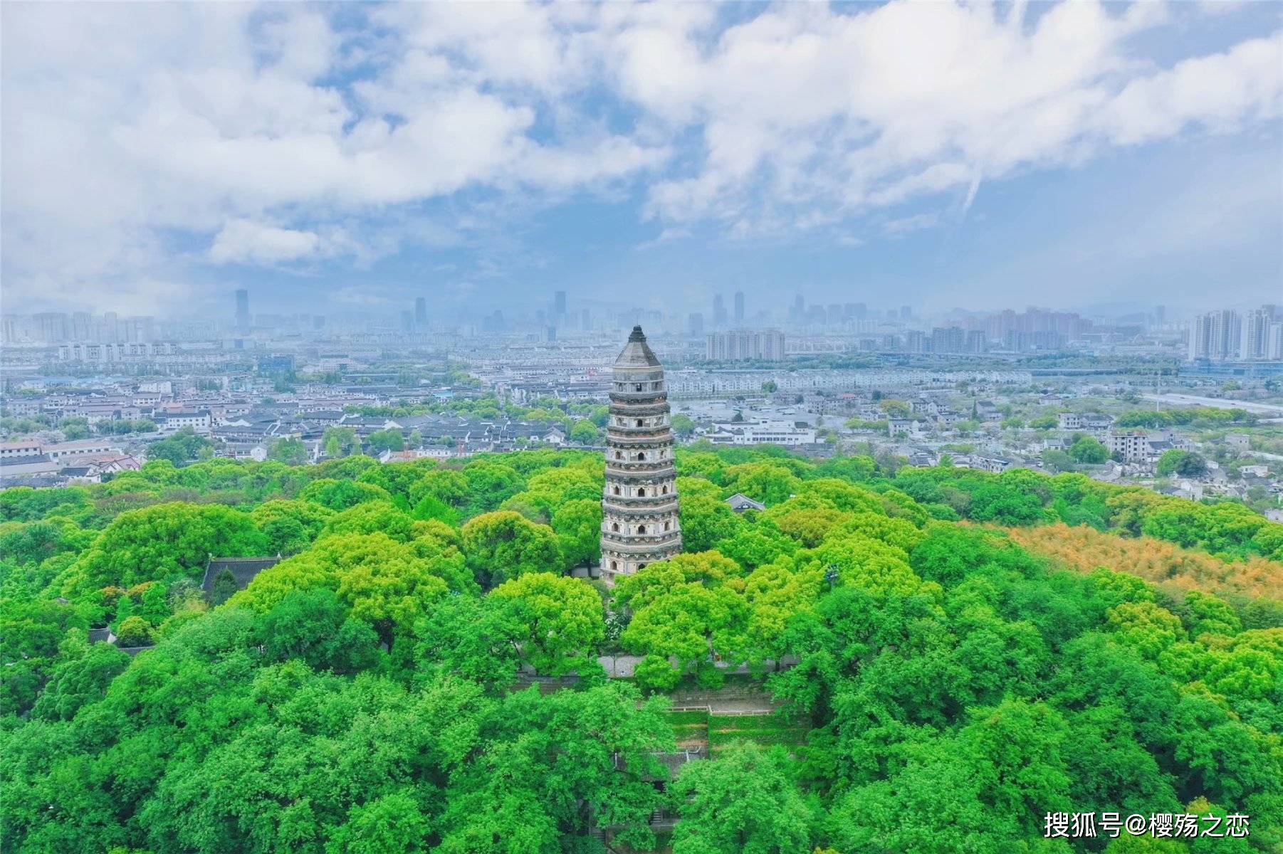 昆山GDP4250亿_昆山亿安达电子厂车间