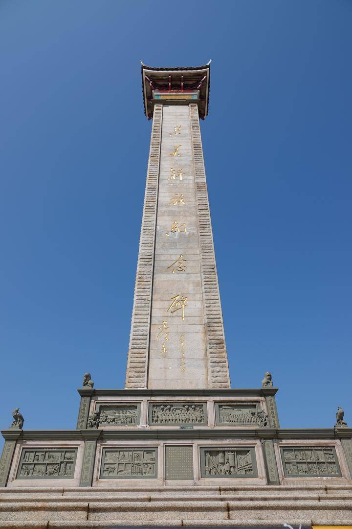 华夏文化网总编辑陈家服,艺术总监林素梅参访爱国华侨陈嘉庚故里