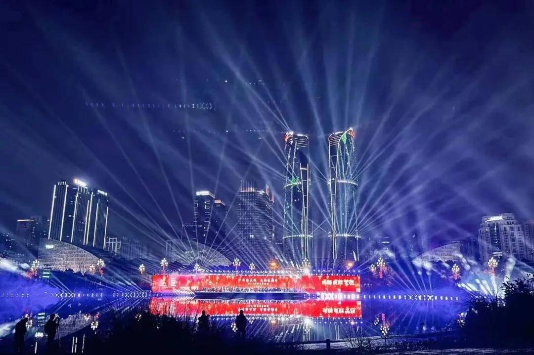 灯光秀成都最好的地方 2abcff1ad3034dc2b227f539f4966bbc.jpeg