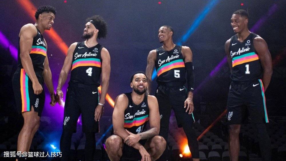 球衣美观度分5个等级 步行者睡衣c级 湖人s级 那sss呢 经典