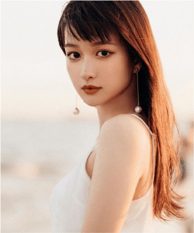 仙女网红susan苏近照曝光,美瞳过大妆容显脏颜值大跌,被质疑做了填充_