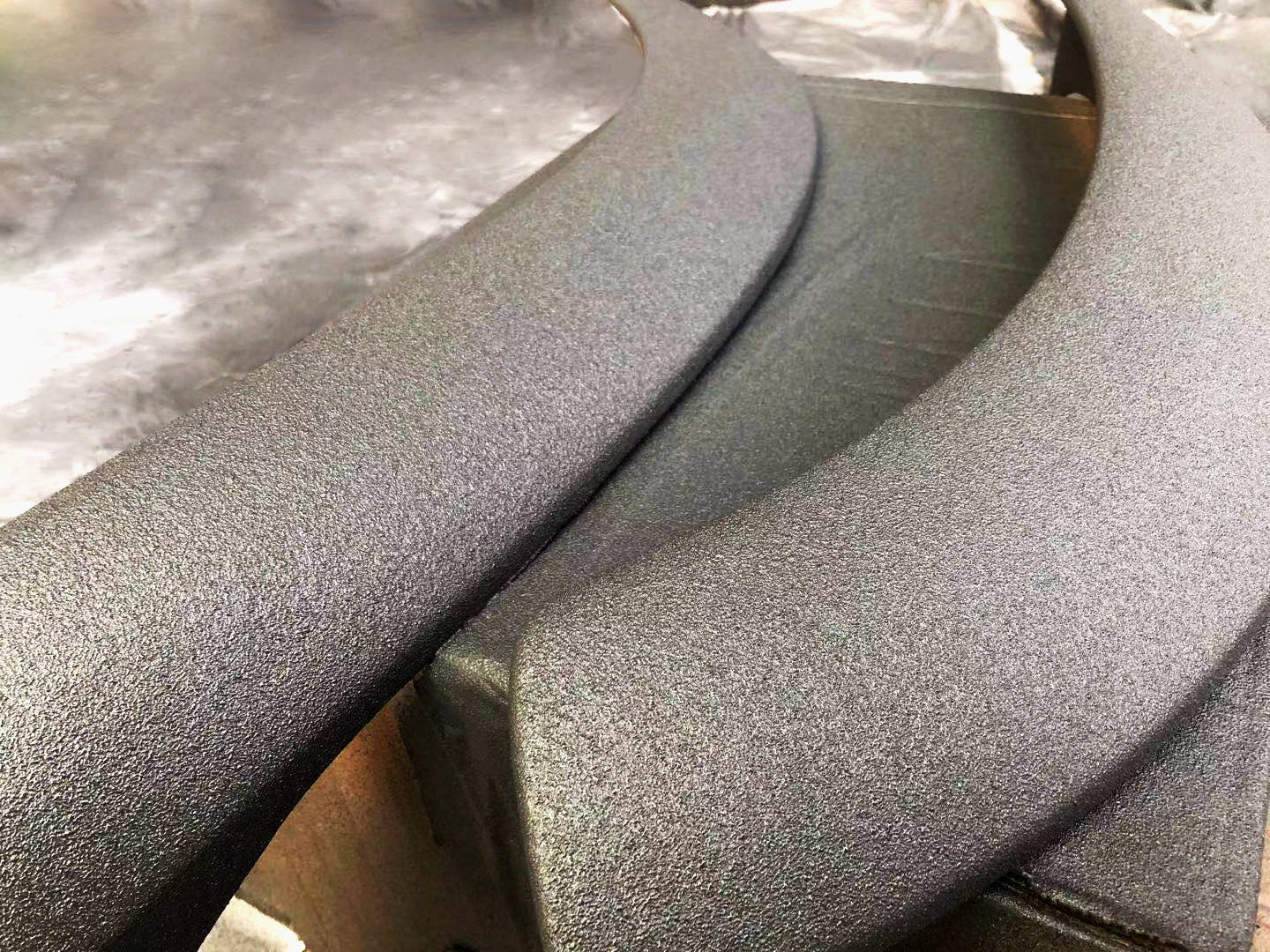 途乐易损件及车顶防护改装喷涂猿金刚装甲涂层