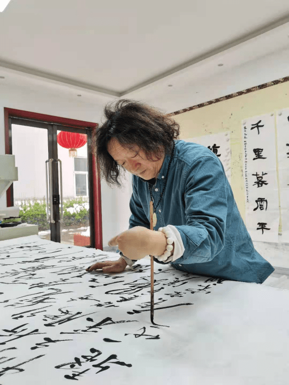 书法奇人曹瑞卿