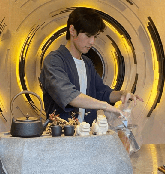 advertisement -▼▲王振诺日前在饮料店打工.