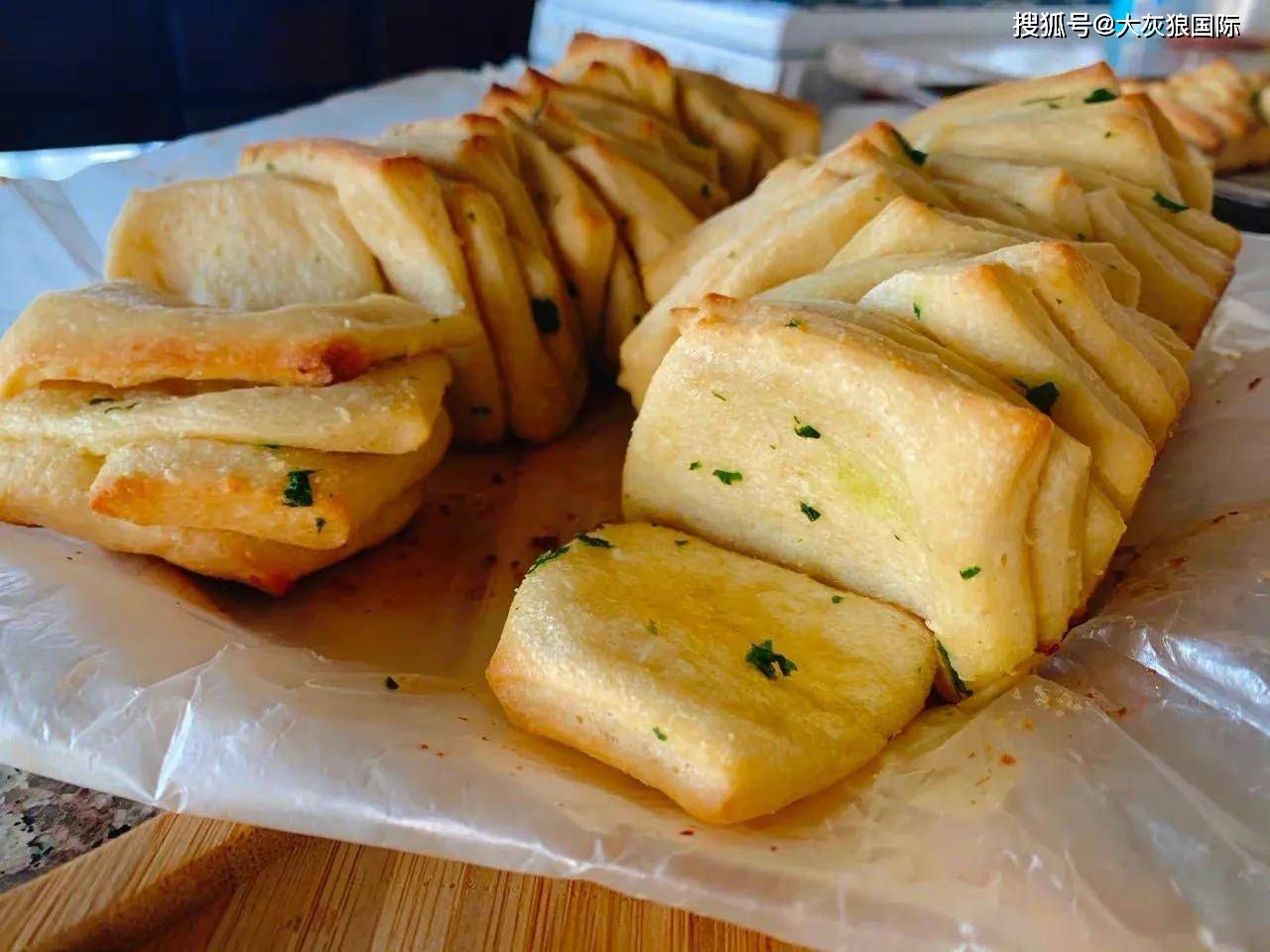 如何做手撕包 a14e6dc841f64438b3664bc75aab7d86.jpeg