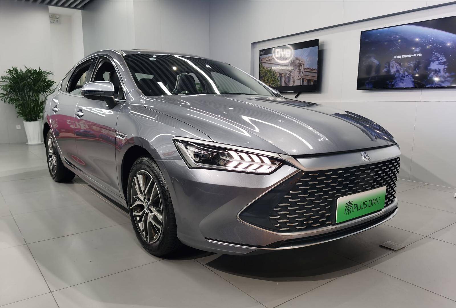 比亚迪王朝新锐车型动感不输思域新款秦plusdm实测